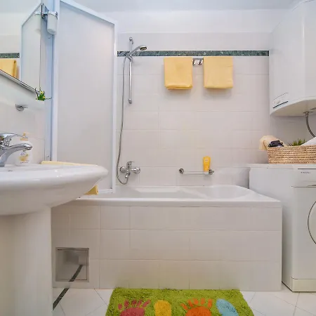 Apartament Spacious With Private Garage *